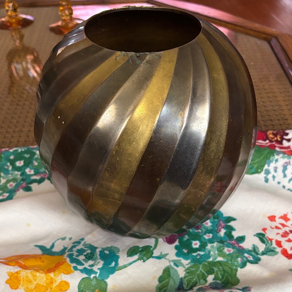 Brass Coated Copper Coated Silver Metal Round Vase Made in India